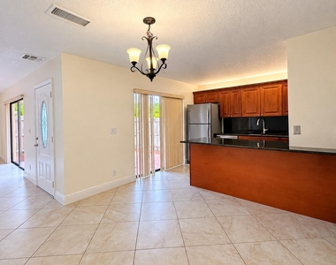 165 Lake Arbor Drive - Photo Thumbnail 5