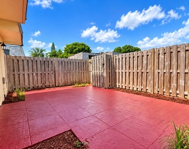 165 Lake Arbor Drive - Photo Thumbnail 20