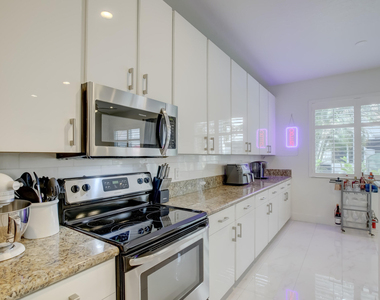 131 S East 7th Way - Photo Thumbnail 17