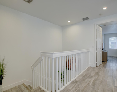131 S East 7th Way - Photo Thumbnail 23