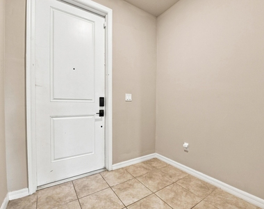 3570 San Bernardino Way - Photo Thumbnail 15