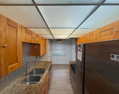 3161 Nw 47th Terrace - Photo Thumbnail 4