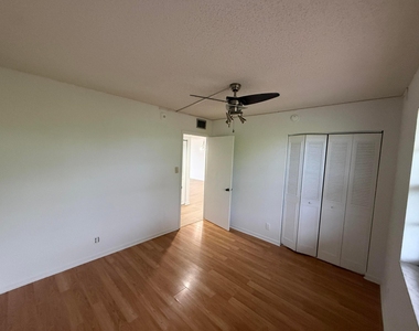 3161 Nw 47th Terrace - Photo Thumbnail 15