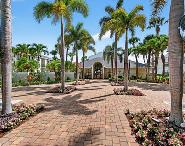 700 Executive Center Drive - Photo Thumbnail 14