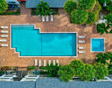 700 Executive Center Drive - Photo Thumbnail 16