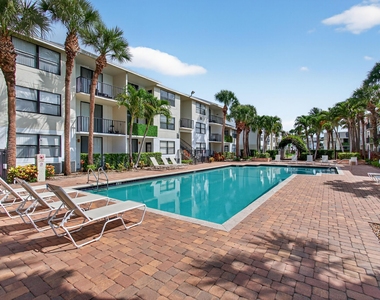 700 Executive Center Drive - Photo Thumbnail 13
