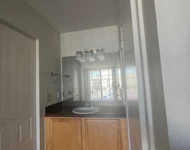 700 Executive Center Drive - Photo Thumbnail 5