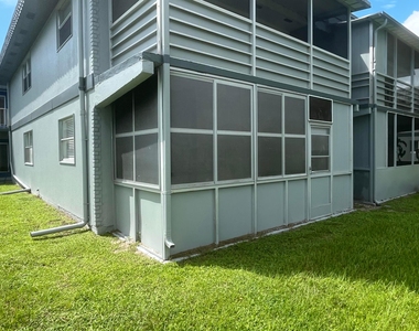 483 Saxony K Drive - Photo Thumbnail 25