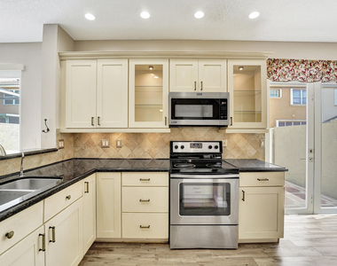 1365 Nw 154th Lane - Photo Thumbnail 9