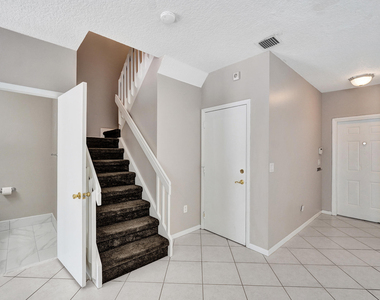1365 Nw 154th Lane - Photo Thumbnail 4