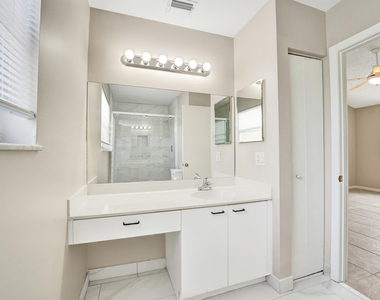 1365 Nw 154th Lane - Photo Thumbnail 16