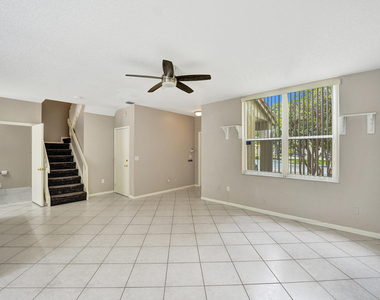 1365 Nw 154th Lane - Photo Thumbnail 6