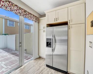1365 Nw 154th Lane - Photo Thumbnail 10