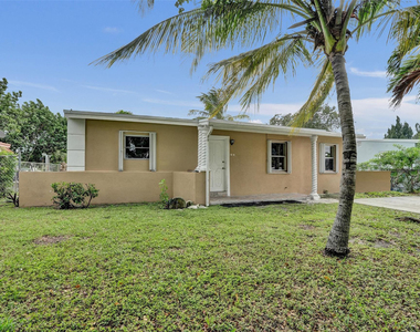 1318 Nw 11th Place - Photo Thumbnail 1