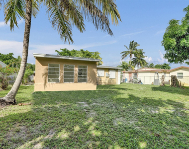 1318 Nw 11th Place - Photo Thumbnail 22