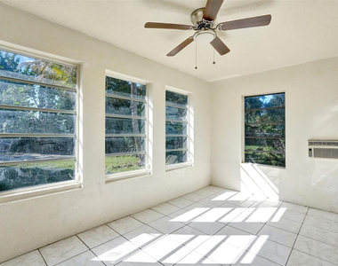 1318 Nw 11th Place - Photo Thumbnail 16