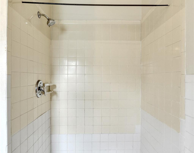 1318 Nw 11th Place - Photo Thumbnail 15