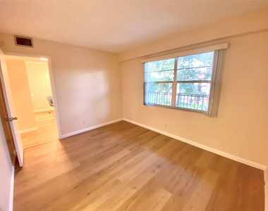 1000 Sw 128th Terrace - Photo Thumbnail 18