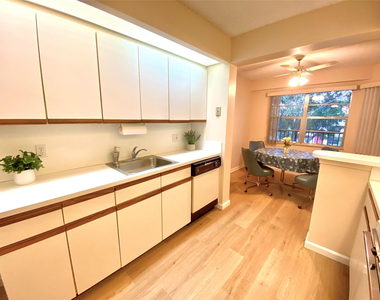 1000 Sw 128th Terrace - Photo Thumbnail 4
