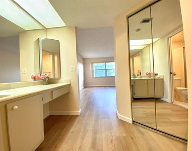1000 Sw 128th Terrace - Photo Thumbnail 13