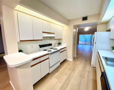 1000 Sw 128th Terrace - Photo Thumbnail 3