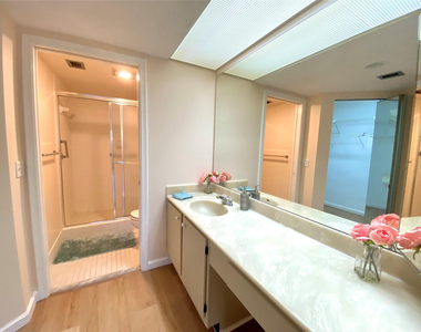 1000 Sw 128th Terrace - Photo Thumbnail 10