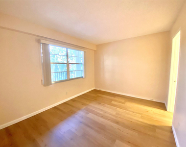 1000 Sw 128th Terrace - Photo Thumbnail 17