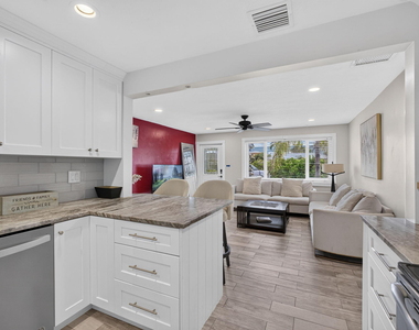 216 E 24th Street - Photo Thumbnail 13