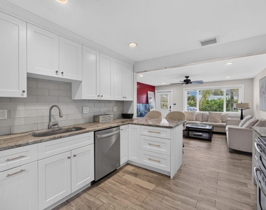 216 E 24th Street - Photo Thumbnail 14