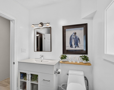 216 E 24th Street - Photo Thumbnail 21