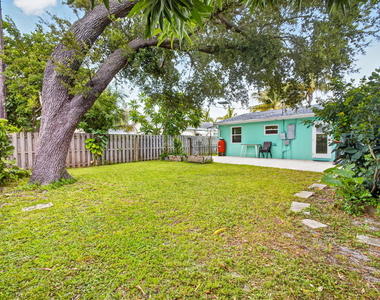 216 E 24th Street - Photo Thumbnail 34