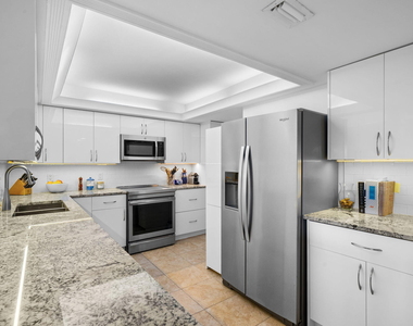 4900 N Ocean Boulevard - Photo Thumbnail 5