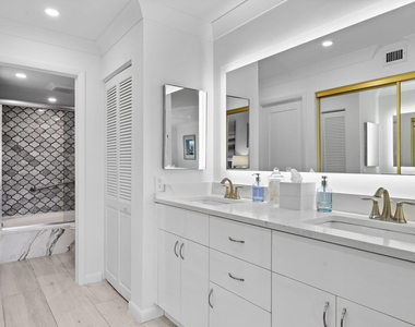 4900 N Ocean Boulevard - Photo Thumbnail 10