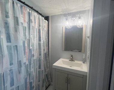 728 Talladega Street - Photo Thumbnail 8