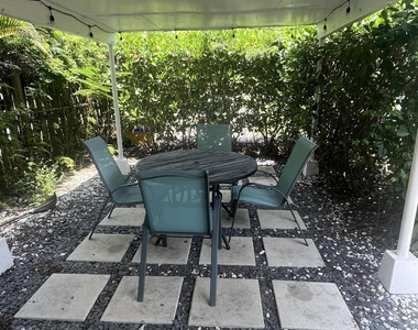 728 Talladega Street - Photo Thumbnail 10