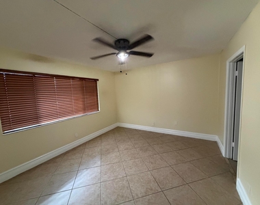 2929 Zorno Way - Photo Thumbnail 5
