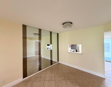2929 Zorno Way - Photo Thumbnail 15