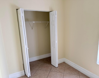 2929 Zorno Way - Photo Thumbnail 12