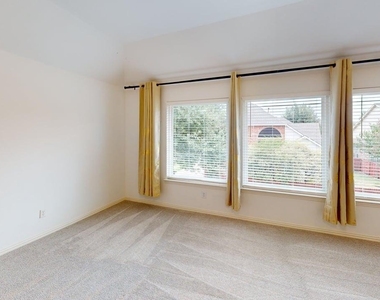 1219 Bridgeway Lane - Photo Thumbnail 17