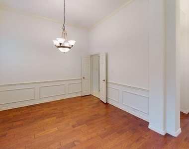 1219 Bridgeway Lane - Photo Thumbnail 5