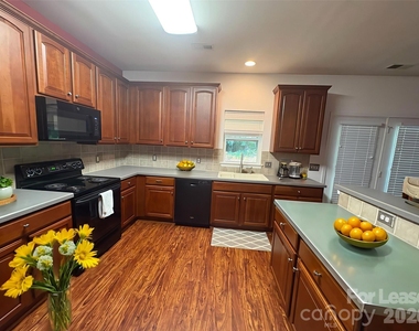 10979 Princeton Village Drive - Photo Thumbnail 45