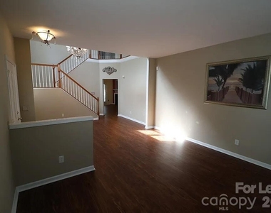 10979 Princeton Village Drive - Photo Thumbnail 3
