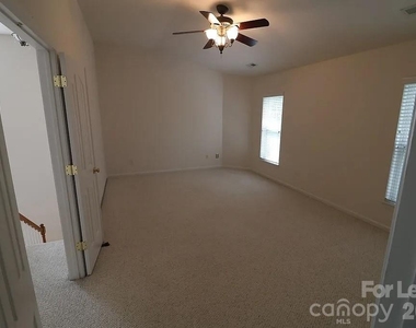 10979 Princeton Village Drive - Photo Thumbnail 23