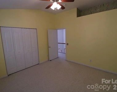 10979 Princeton Village Drive - Photo Thumbnail 19