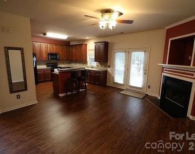10979 Princeton Village Drive - Photo Thumbnail 5
