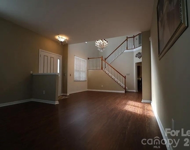 10979 Princeton Village Drive - Photo Thumbnail 4