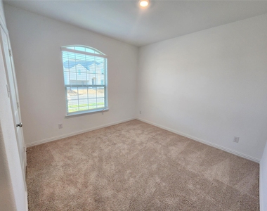 1202 Smoketree Lane - Photo Thumbnail 15