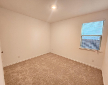 1202 Smoketree Lane - Photo Thumbnail 16