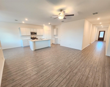 1202 Smoketree Lane - Photo Thumbnail 2