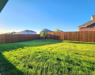 1202 Smoketree Lane - Photo Thumbnail 22